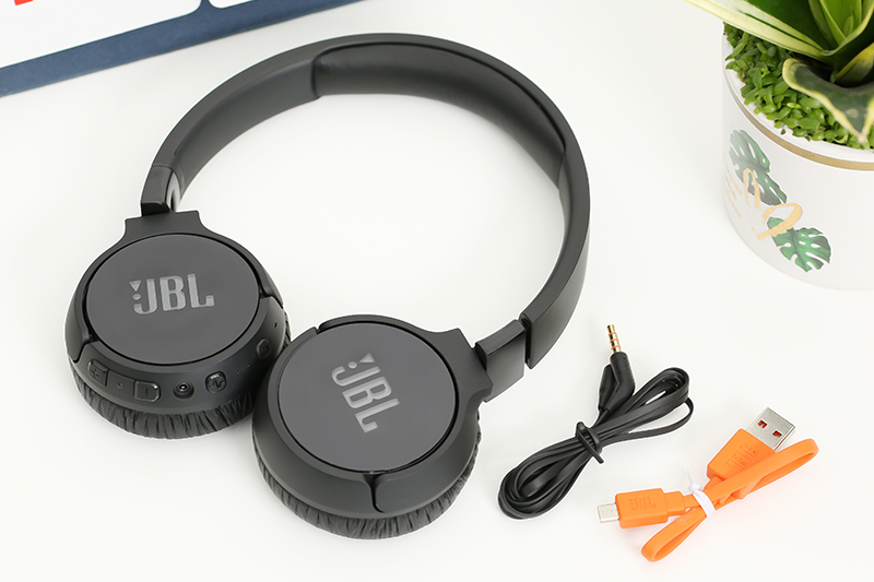 Tai Nghe Bluetooth Chụp Tai JBL Tune 600 TNC với thiết kế trẻ trung, năng động.