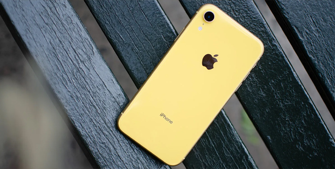 iPhone màu vàng hợp mệnh và iPhone XR màu vàng