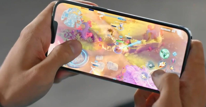 Mua iPhone chơi game và có nên mua iPhone 13 không?