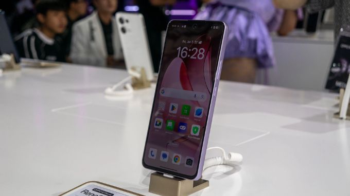 OPPO Reno13 F 5G hiệu năng