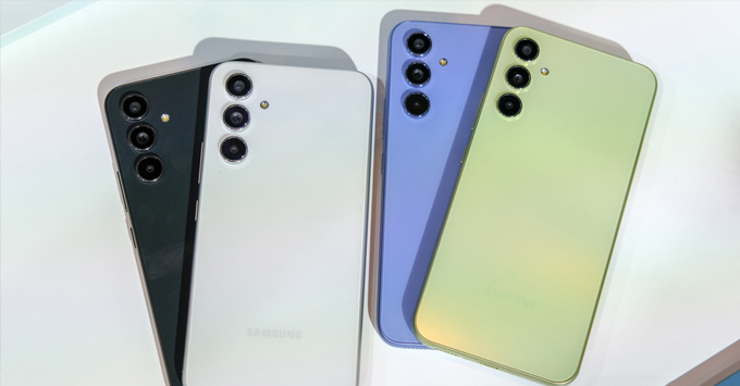 Có nên mua Google Pixel 7A và Samsung Galaxy A55 không?