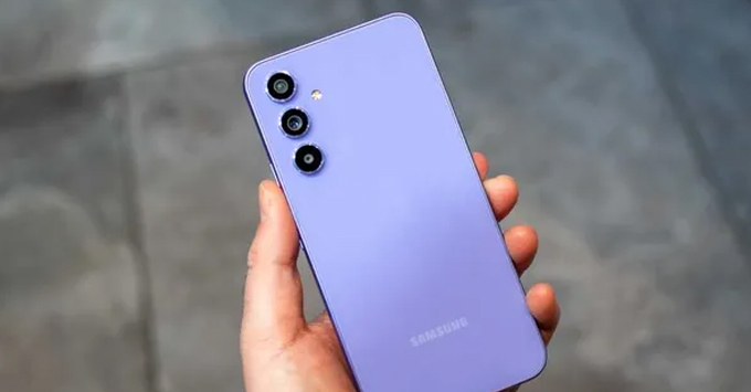 Google Pixel 7A và Samsung Galaxy A55 về camera