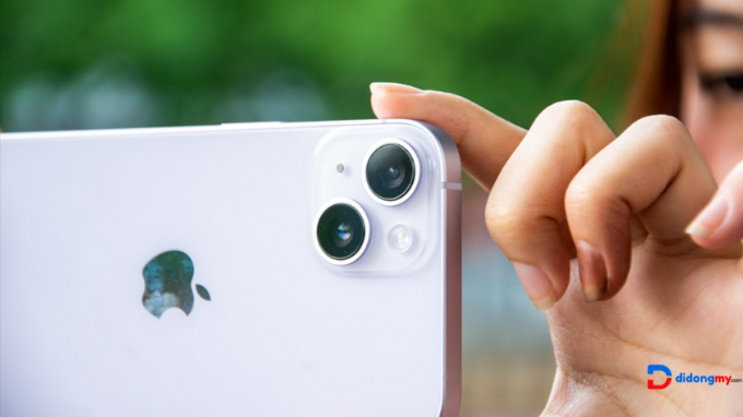 Cụm camera kép trên iPhone 14