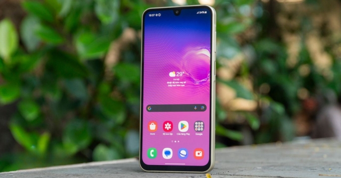 Nên mua Redmi Note 14 hay Galaxy A16 so sánh màn hình