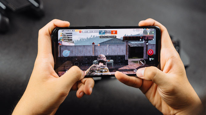  màn hình Asus ROG Phone 2 được đánh giá cao hơn với tần số quét 120Hz