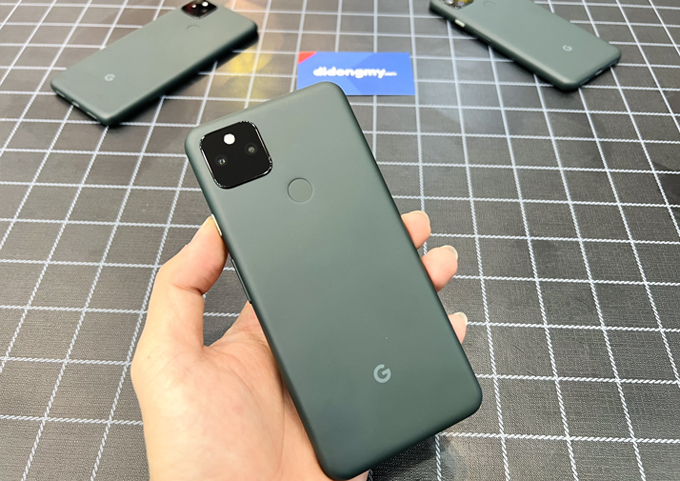 lý do khiến Google Pixel 5a vẫn rất đáng sở hữu có thiết kế sang trọng