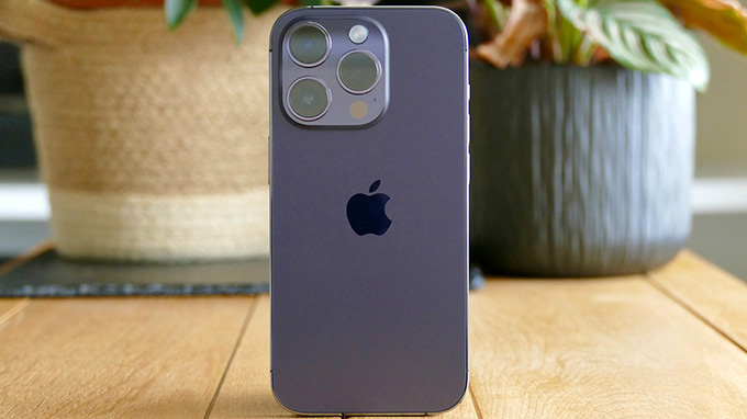 iPhone 14 Pro màu tím (Deep Purple) chiếm đa số bình chọn về điện thoại được yêu thích nhất của Apple