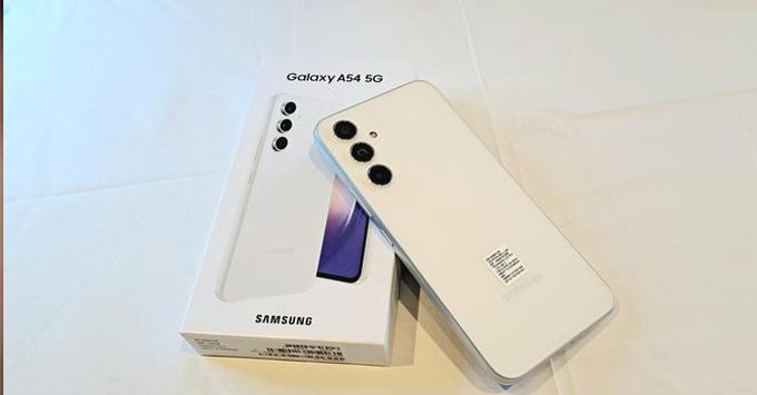 So sánh Galaxy A54 5G và Galaxy S23 về camera của A54