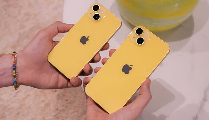 Trên tay iPhone 14 và iPhone 14 Plus màu vàng