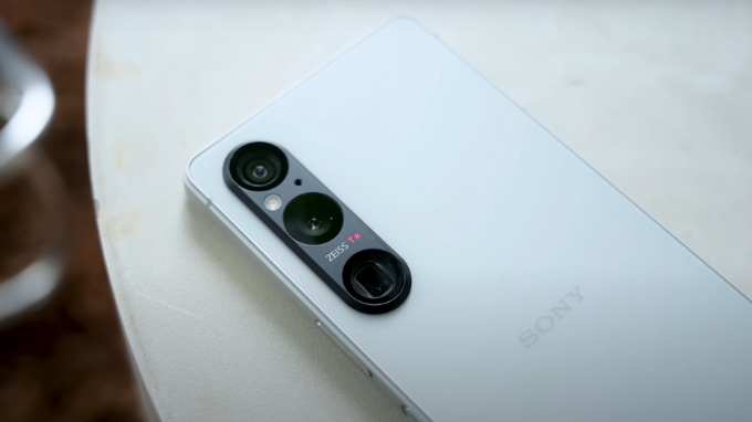 Camera tele 5.2X trên Sony Xperia 1 V