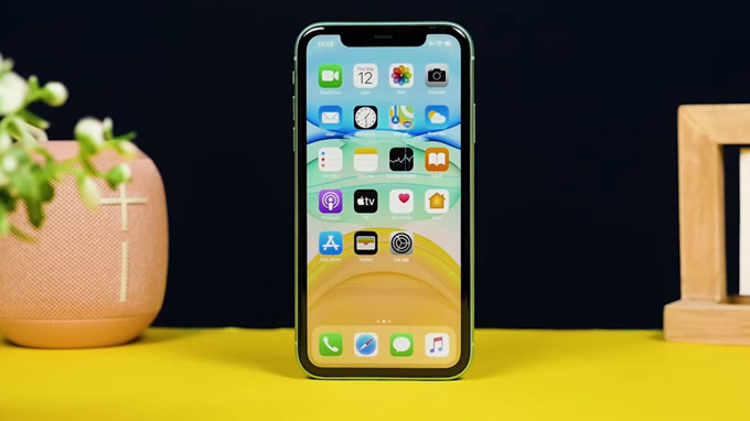 iPhone 11 vẫn sở hữu thiết kế màn hình tai thỏ