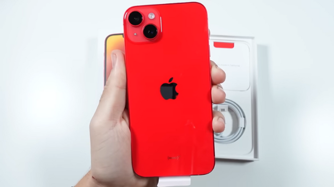 iPhone 14 và 14 Plus màu đỏ vô cùng rực rỡ