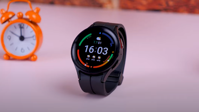 Samsung Galaxy Watch5 Pro sang trọng và cuốn hút