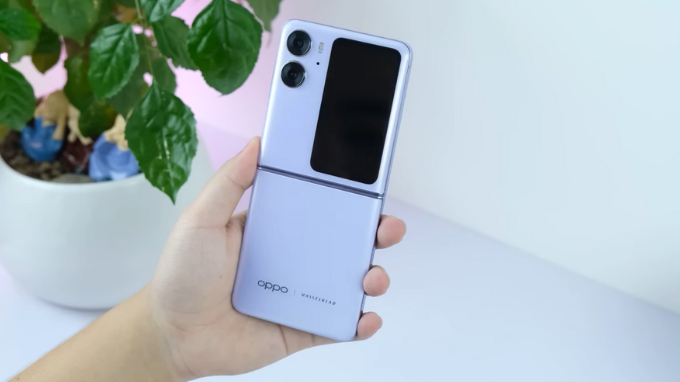 Thiết kế uyển chuyển của Oppo Find N2 Flip