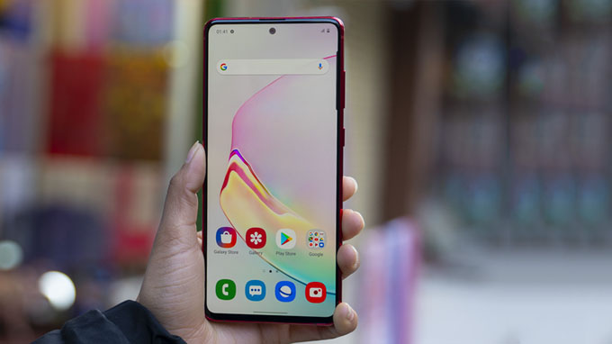 Galaxy Note 10 Lite sở hữu màn hình lớn mang đến trải nghiệm ấn tượng