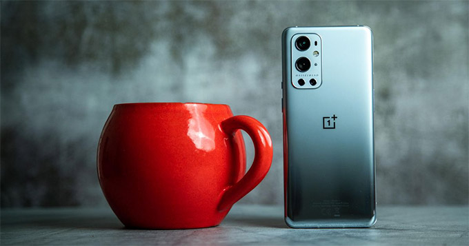 OnePlus 9 Pro và Xiaomi Mi 11 Ultra đều mang đến ngoại hình cuốn hút 