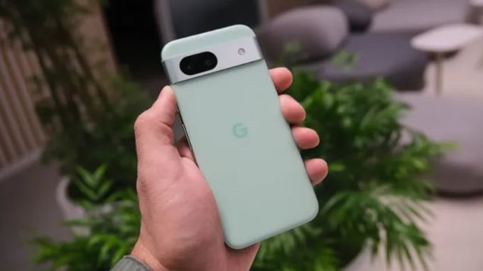 mua Google Pixel 8a và Google Pixel 7a