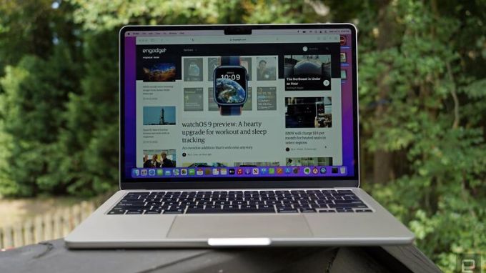 MacBook Air M2 (2022) 