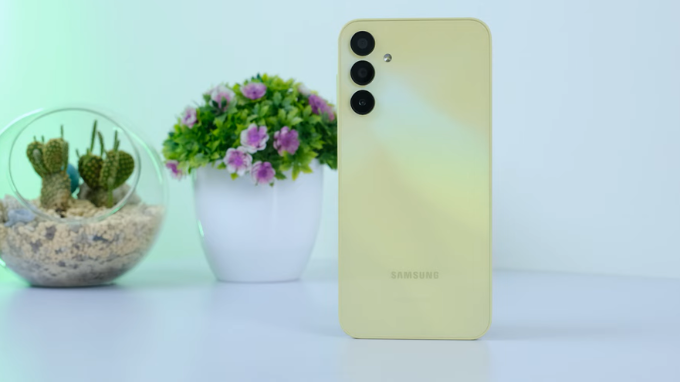 Đánh giá thiết kế Galaxy A15