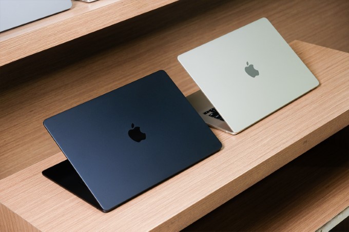 MacBook Air 15 inch đã từng không được ra mắt vì Intel