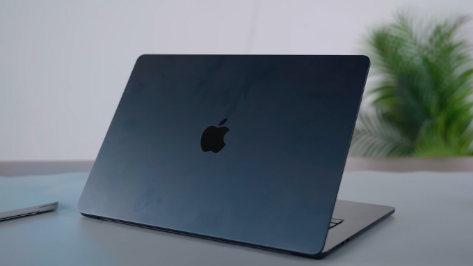 MacBook Air 15 inch siêu mỏng nhẹ
