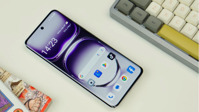 OPPO Reno 12 được trang bị màn hình vượt trội