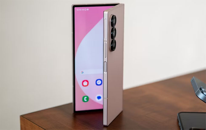 Samsung Galaxy Z Fold 6 màu hồng