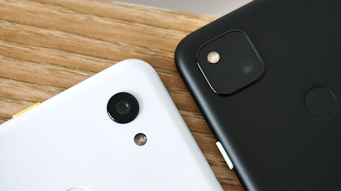 So sánh Pixel 4a và Pixel 3a điều đầu tiên khiến chúng ta dễ nhận ra sự khác biệt nhất chính là thiết kế cụm camera