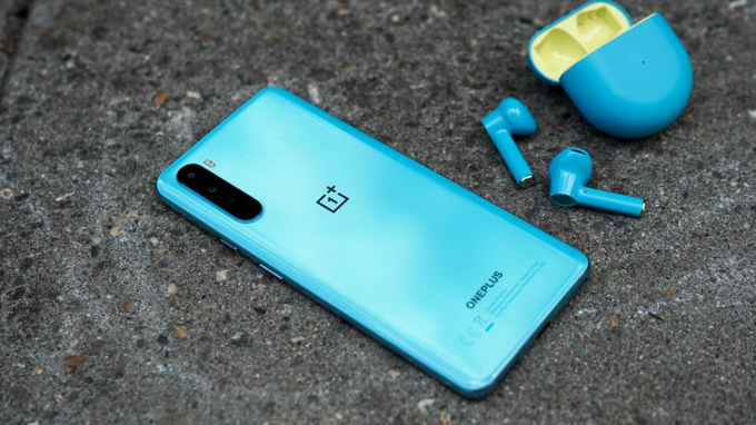 OnePlus Nord bạn sẽ được 2 lựa chọn RAM 8GB/ 12GB 