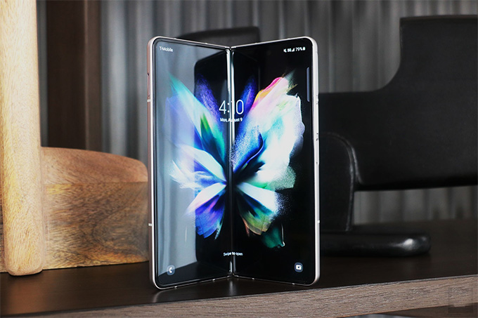 Galaxy Z Fold 3 có mức sửa chữa màn hình lên đến 479 USD