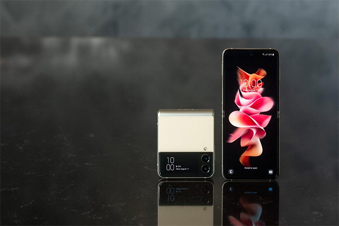 Lý do vì sao Galaxy Z Flip 3 5G không được trang bị camera selfie ẩn dưới màn hình?