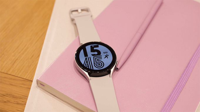 Dung lượng pin giữa Galaxy Watch 4 và Galaxy Watch 3 tương đối giống nhau