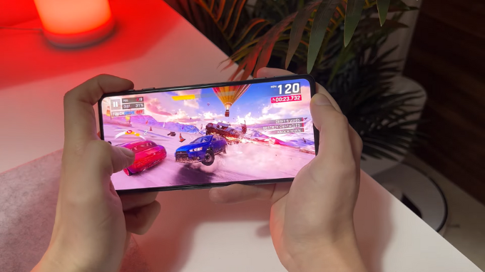 Chơi game trên Xiaomi Redmi K50 Gaming