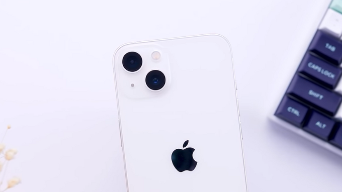 iPhone 13 với số lượng camera khiêm tốn