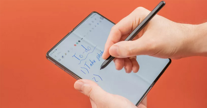  Galaxy Z Fold 5 chưa tích hợp bút S-Pen có gặp lỗi không?