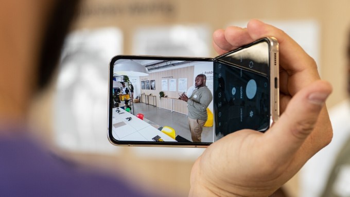 Galaxy Z Flip 5 có thể là điện thoại màn hình gập dễ sửa chữa nhất