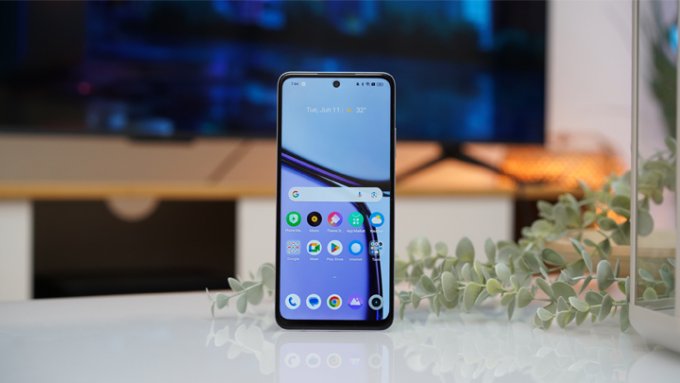 Realme C65 8GB sở hữu màn hình HD 6.67 inch