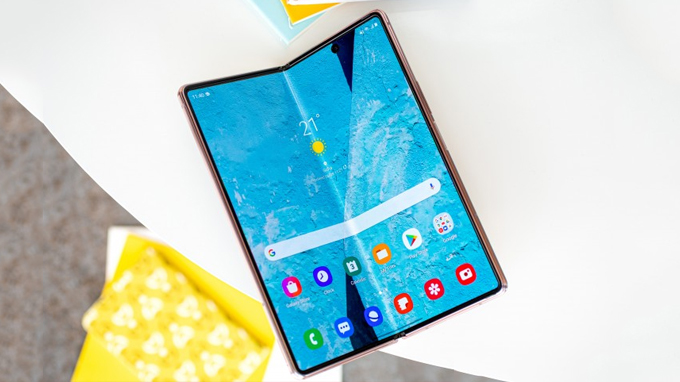 màn hình bên Galaxy Z Fold 2 5G được nâng cấp hơn rất nhiều