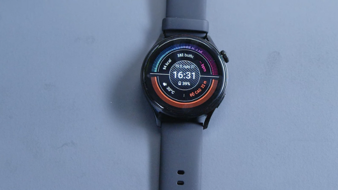 Huawei Watch 3 theo dõi sức khỏe người dùng