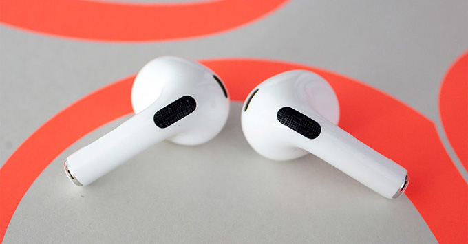 So sánh Galaxy Bud 2 Pro với AirPods Pro 2021: Thời lượng pin cực trâu