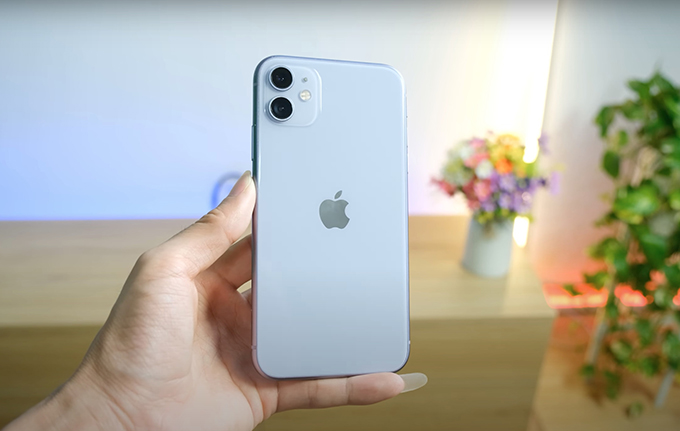 iPhone 11 với thiết kế hạn chế trầy xước tốt hơn iPhone XS Max