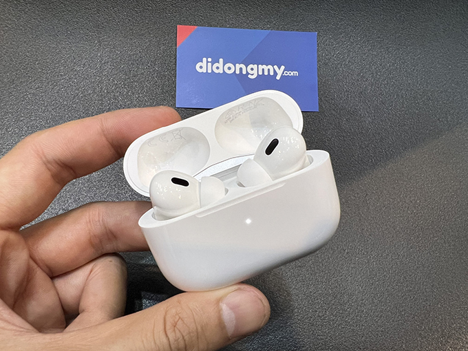 Air Pods Pro có những cải tiến về bộ đệm tai để mang đến những trải nghiệm tốt hơn cho người sử dụng