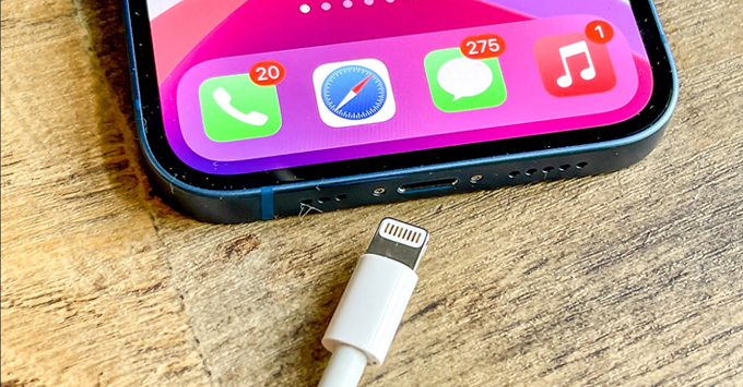 Cách sạc pin iPhone nhanh hơn cổng USB-C