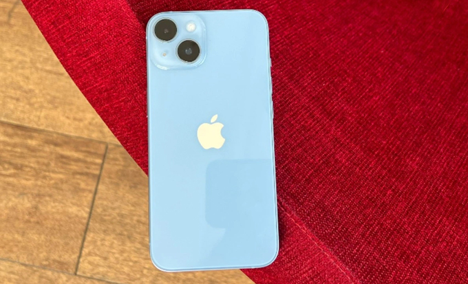 iPhone 15 màu xanh nhạt