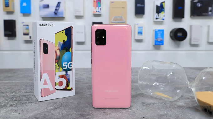 Samsung Galaxy A51 5G được hoàn thiện từ chất liệu nhựa giả kính