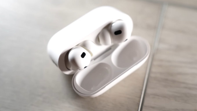 Airpods Pro 2 (2023) USB-C mang đến một thiết kế tinh tế và tiện lợi