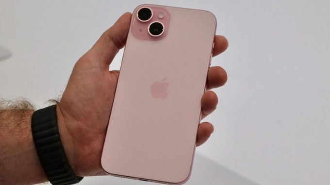 iPhone 15 hồng