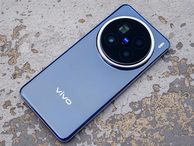 Vivo X200 Pro là mẫu lớn nhất trong dòng sản phẩm