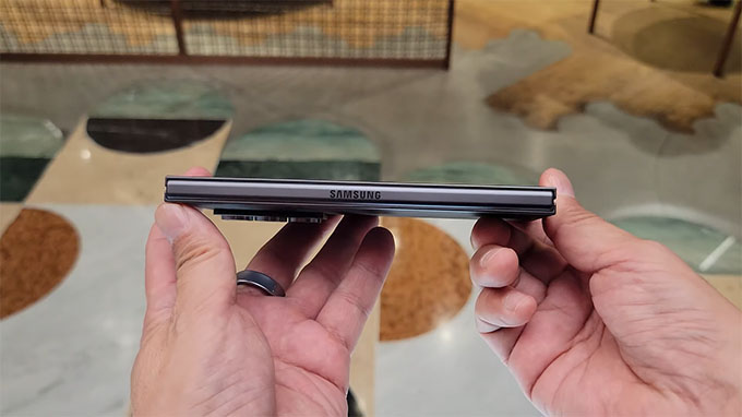 Samsung đã thiết kế Galaxy Z Fold SE là điện thoại có thể gập mỏng nhất từ ​​trước đến nay