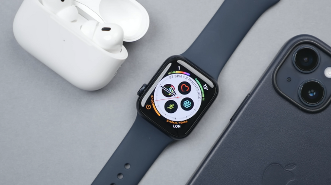 Apple Watch SE 2 hiển thị rõ nét